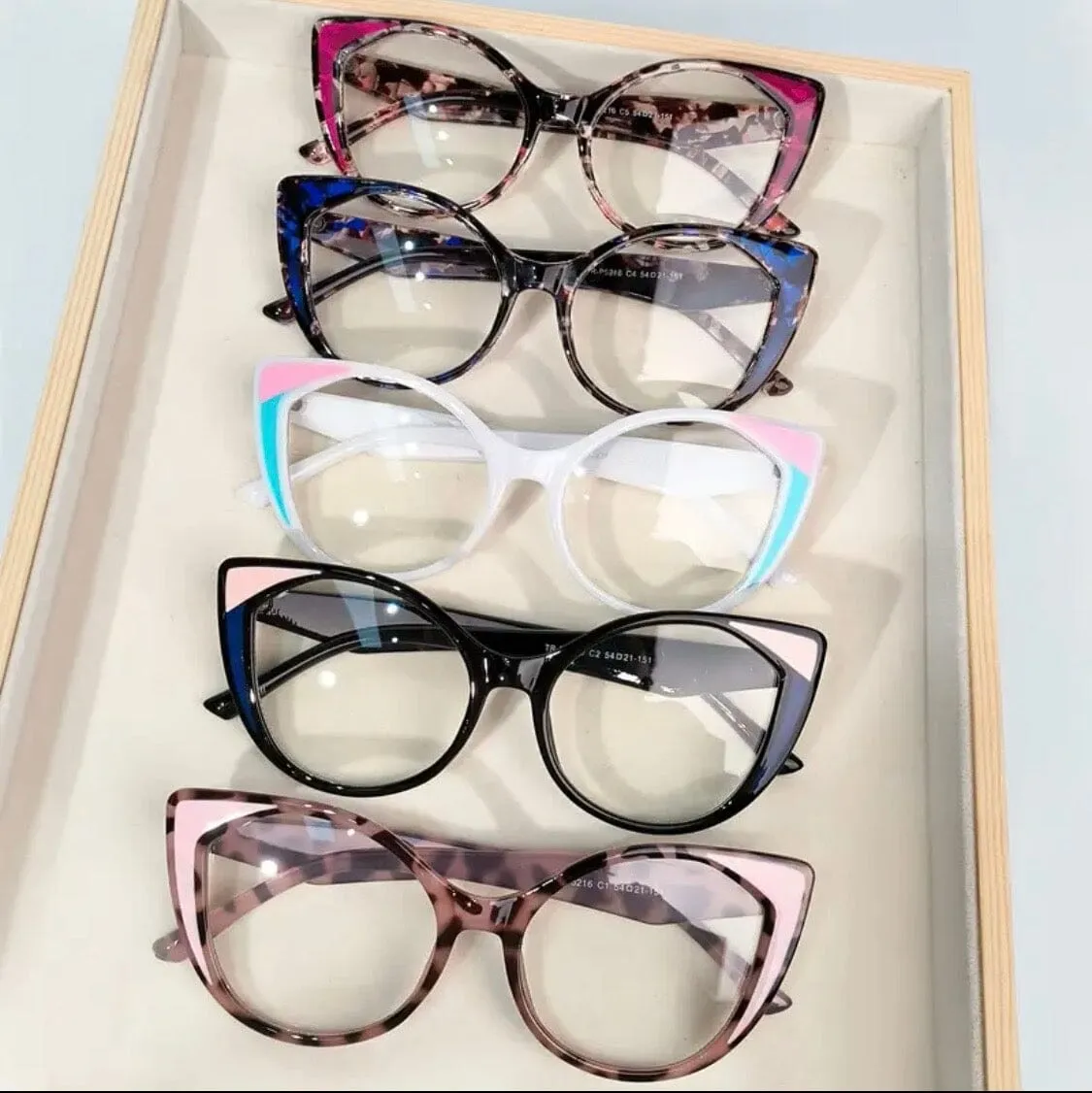 Catcolors Stylish Unisex Transparent Glasses